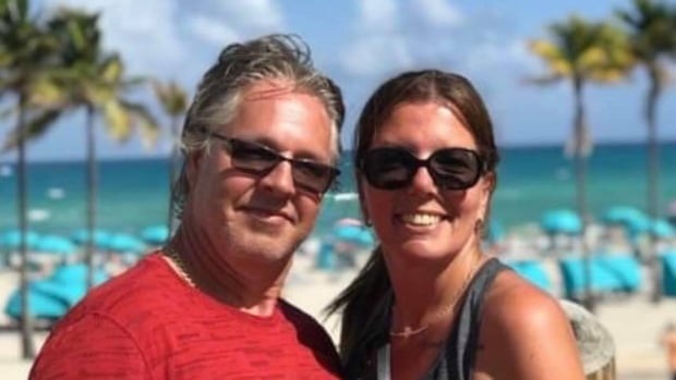 Canadian snowbirds abroad grapple with tough new travel rules that include a big hotel bill | CBC News