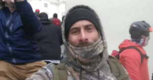 Judge shuts down accused Capitol rioter’s request to travel to Jamaica with girlfriend – CBS News