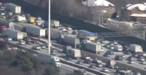 Report: U.S. Truckers Preparing to Form a Convoy That Will Travel From CA to Washington D.C.