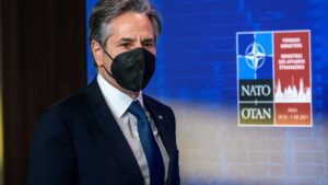 State Department issues ‘do not travel’ warning for Ukraine as embassy staff is told to leave | Fox News