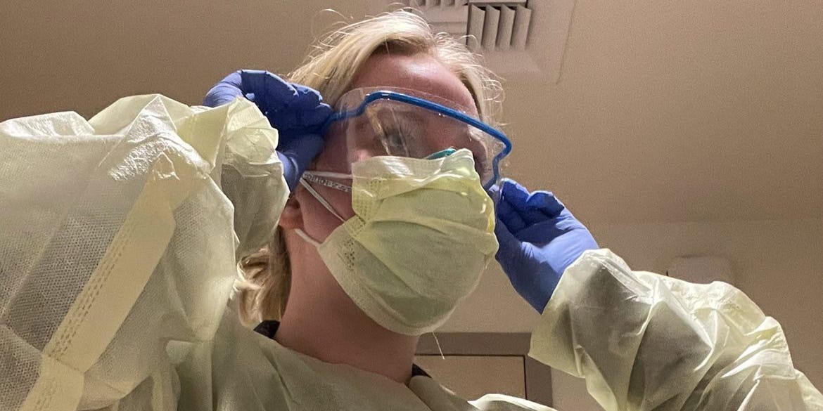 I made $220,000 last year as a travel nurse — triple my salary before the pandemic. Here are the perks and downsides to the job.