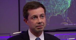 Buttigieg gives airlines an ultimatum after summer travel chaos
